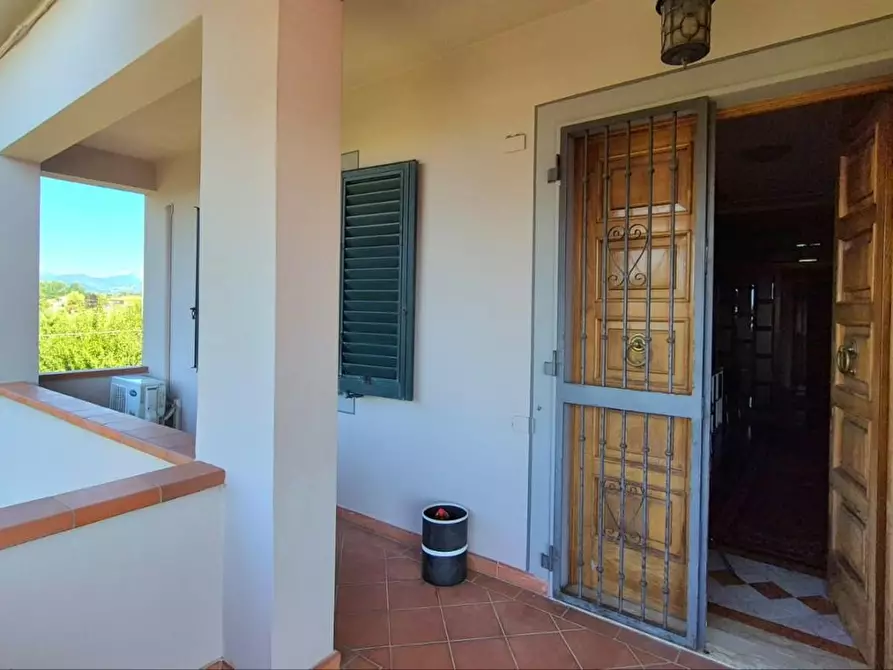 Immagine 11 di Villa in vendita  a Capannori