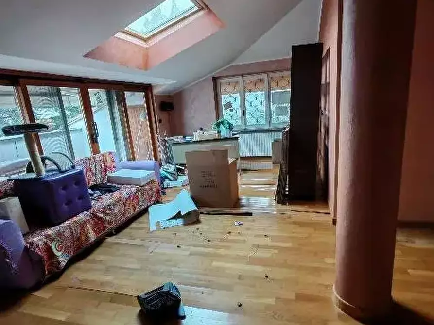 Immagine 21 di Villa in vendita  a Moncalieri