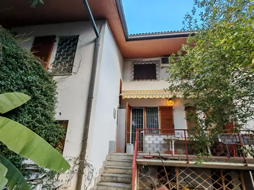 Immagine 11 di Villa in vendita  a Moncalieri