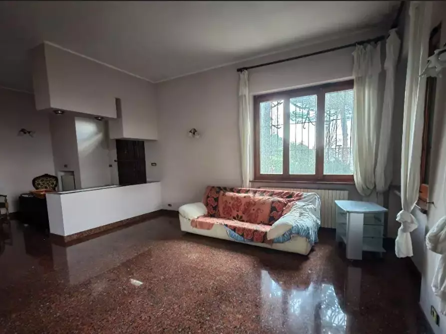 Immagine 7 di Villa in vendita  a Moncalieri