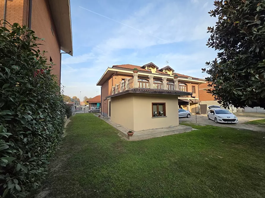 Immagine 4 di Villa in vendita  a Nichelino