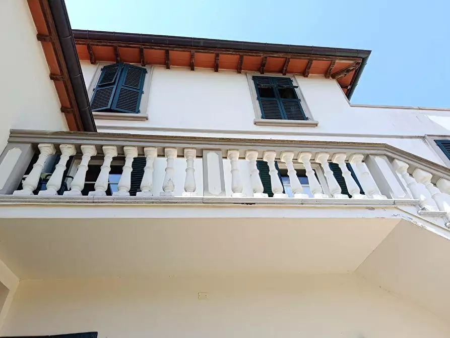 Immagine 5 di Villa in vendita  a Rosignano Marittimo