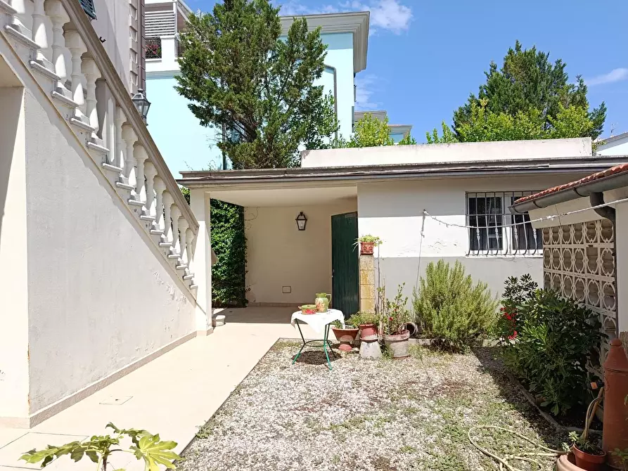 Immagine 7 di Villa in vendita  a Rosignano Marittimo