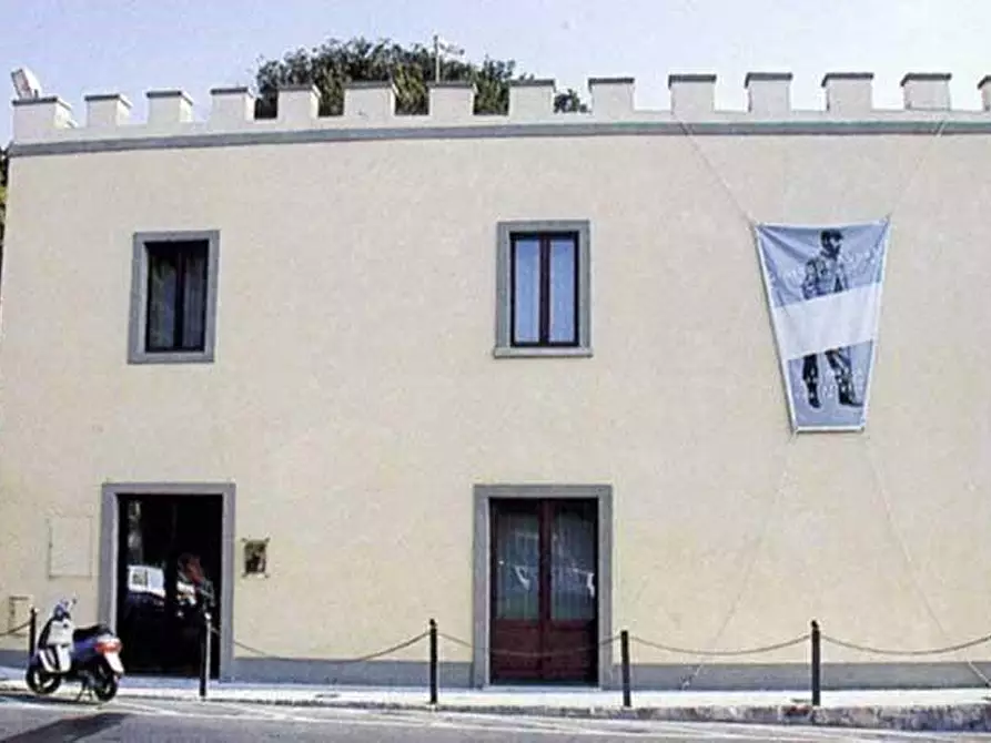 Immagine 16 di Attività commerciale in vendita  a Rosignano Marittimo