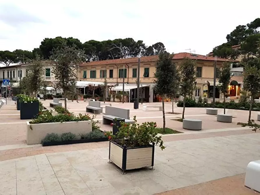 Immagine 10 di Attività commerciale in vendita  a Rosignano Marittimo