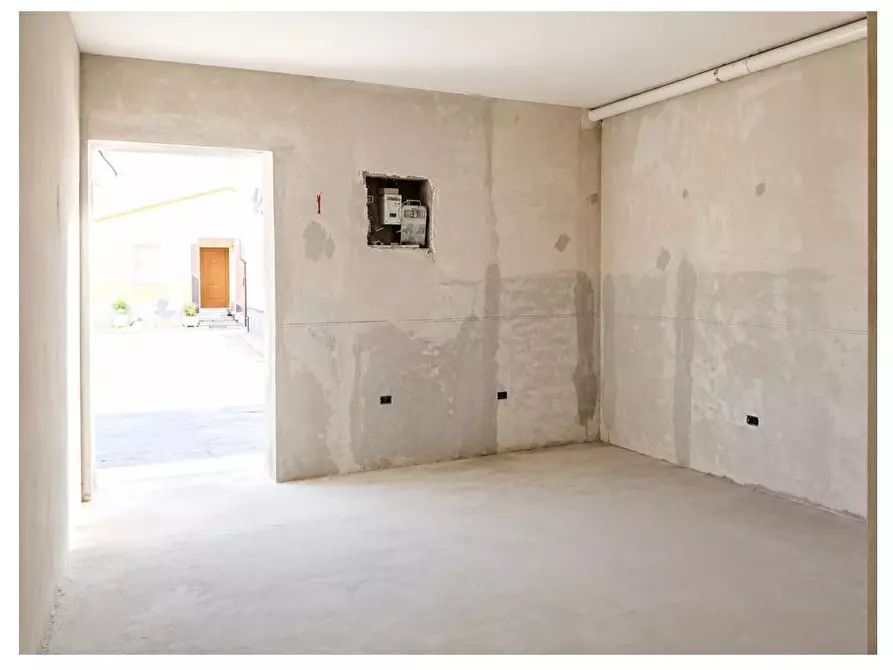 Immagine 2 di Appartamento in vendita  a Cascina