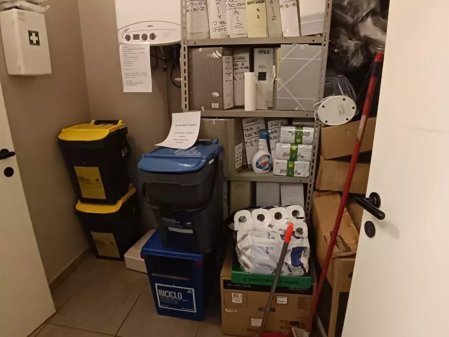 Immagine 7 di Locale commerciale in affitto  a Empoli