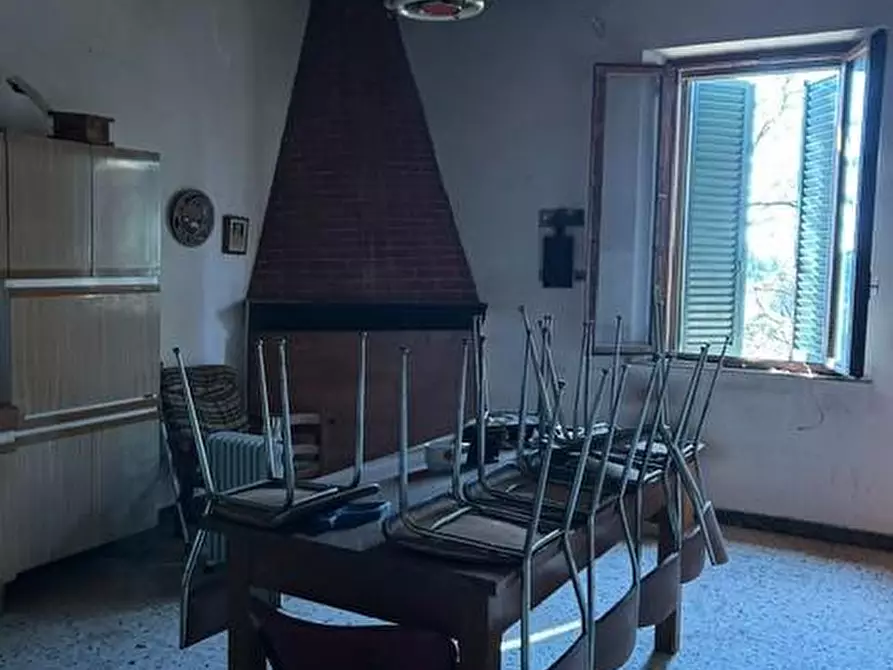 Immagine 8 di Palazzo in vendita  a Siena