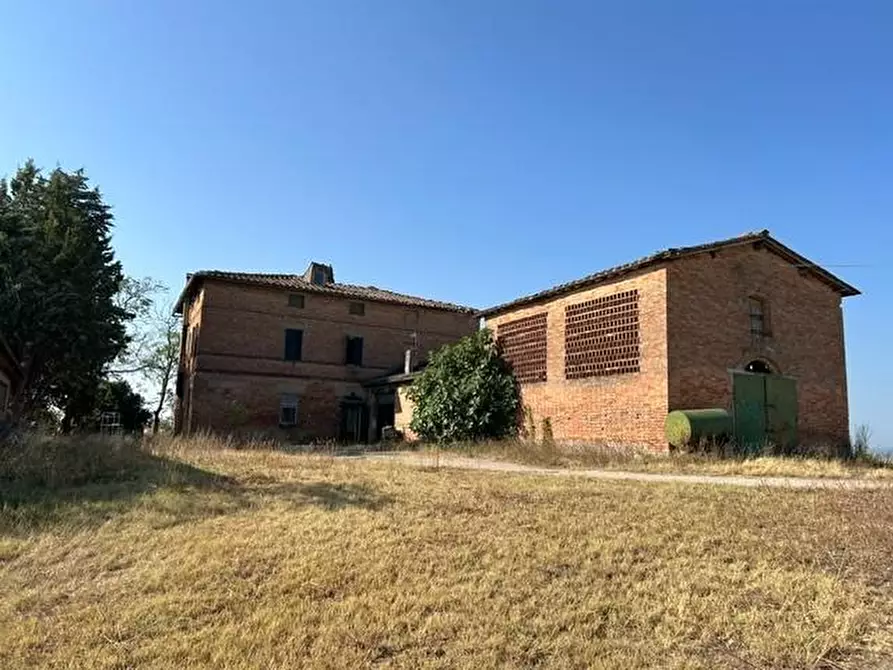 Immagine 5 di Palazzo in vendita  a Siena