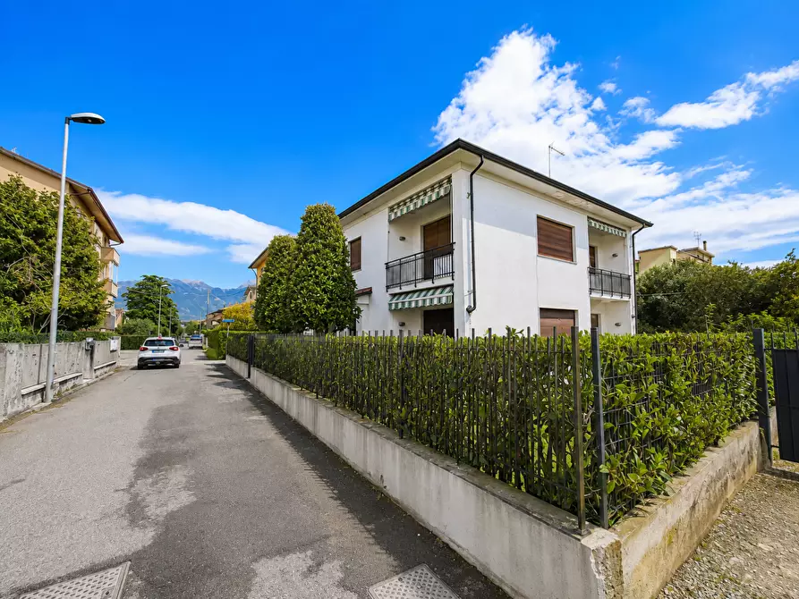 Immagine 4 di Casa indipendente in vendita  a Carrara