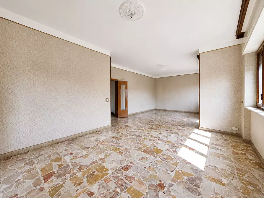 Immagine 17 di Casa indipendente in vendita  a Carrara