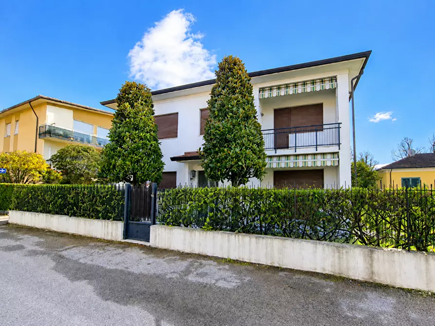 Immagine 3 di Casa indipendente in vendita  a Carrara