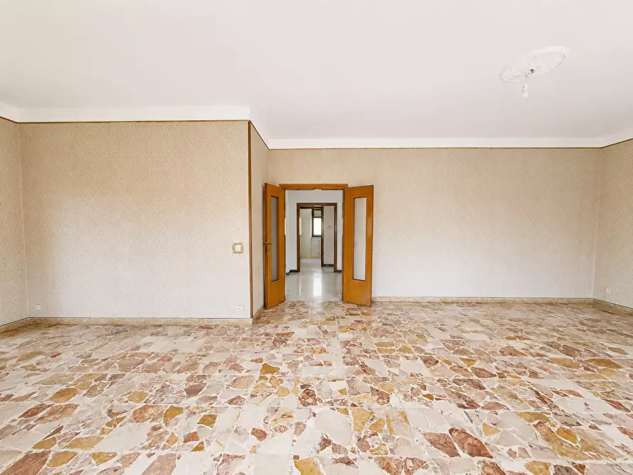Immagine 15 di Casa indipendente in vendita  a Carrara