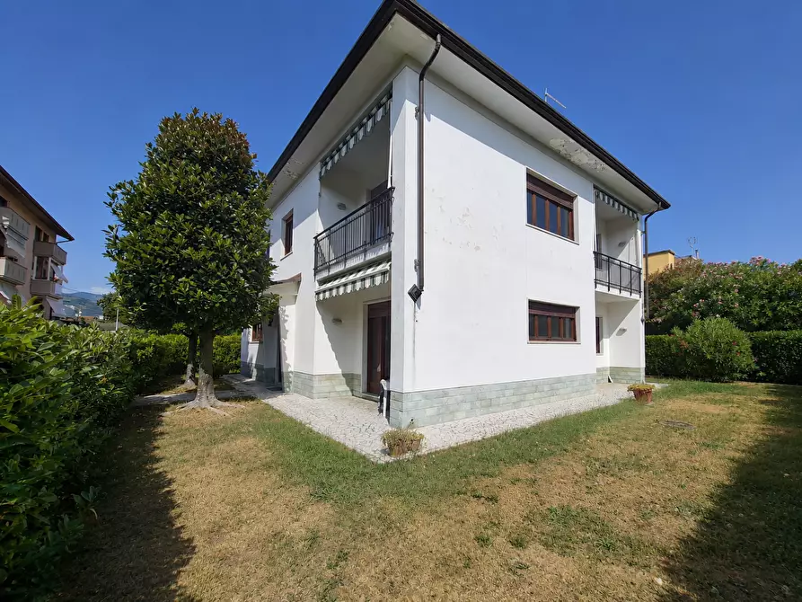 Immagine 5 di Casa indipendente in vendita  a Carrara