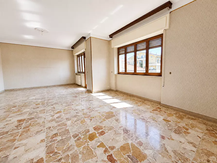 Immagine 18 di Casa indipendente in vendita  a Carrara
