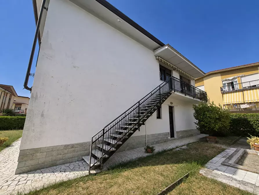 Immagine 12 di Casa indipendente in vendita  a Carrara