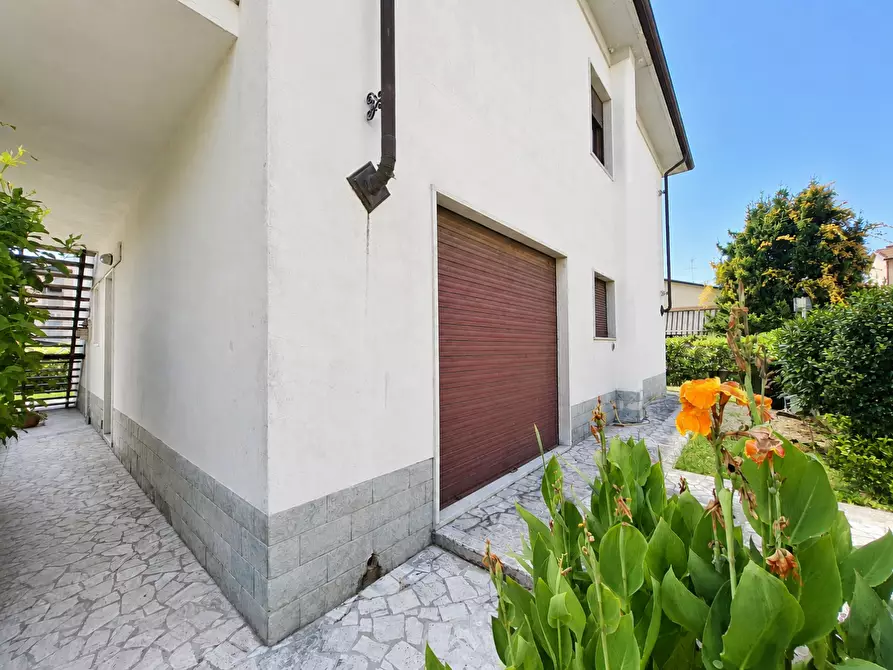 Immagine 8 di Casa indipendente in vendita  a Carrara