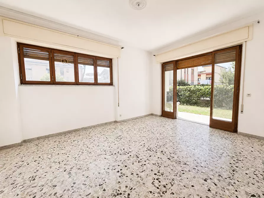 Immagine 49 di Casa indipendente in vendita  a Carrara