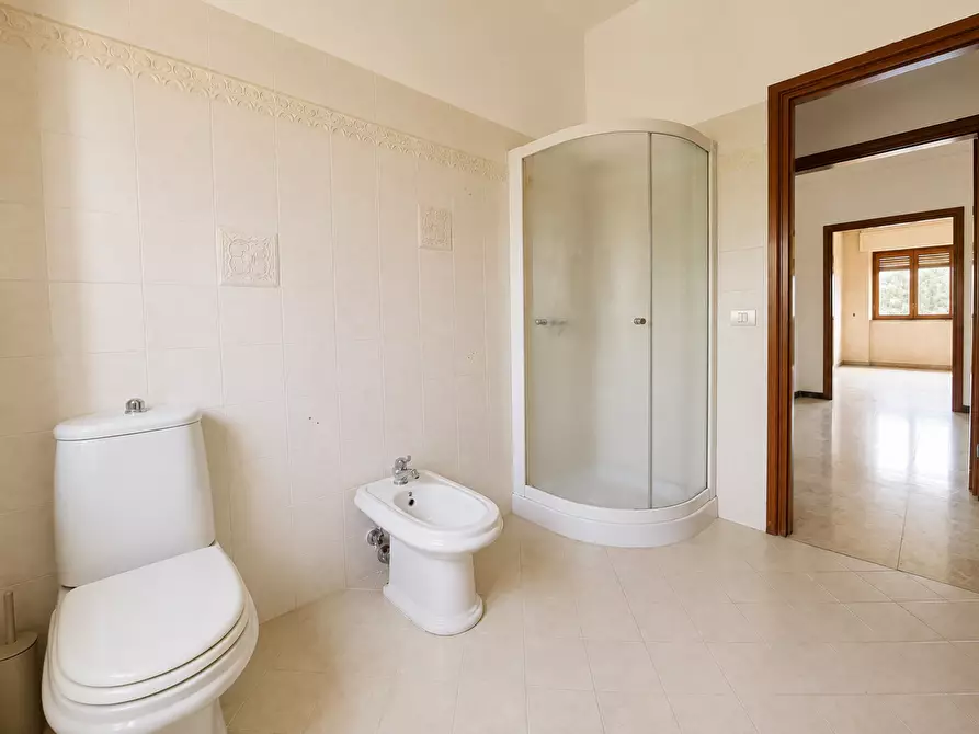 Immagine 36 di Casa indipendente in vendita  a Carrara
