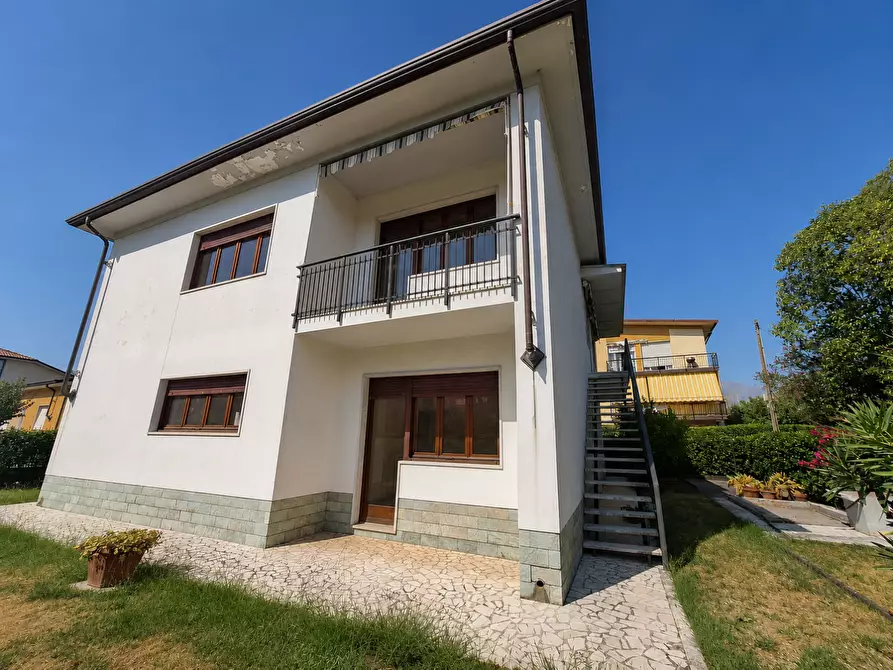 Immagine 10 di Casa indipendente in vendita  a Carrara