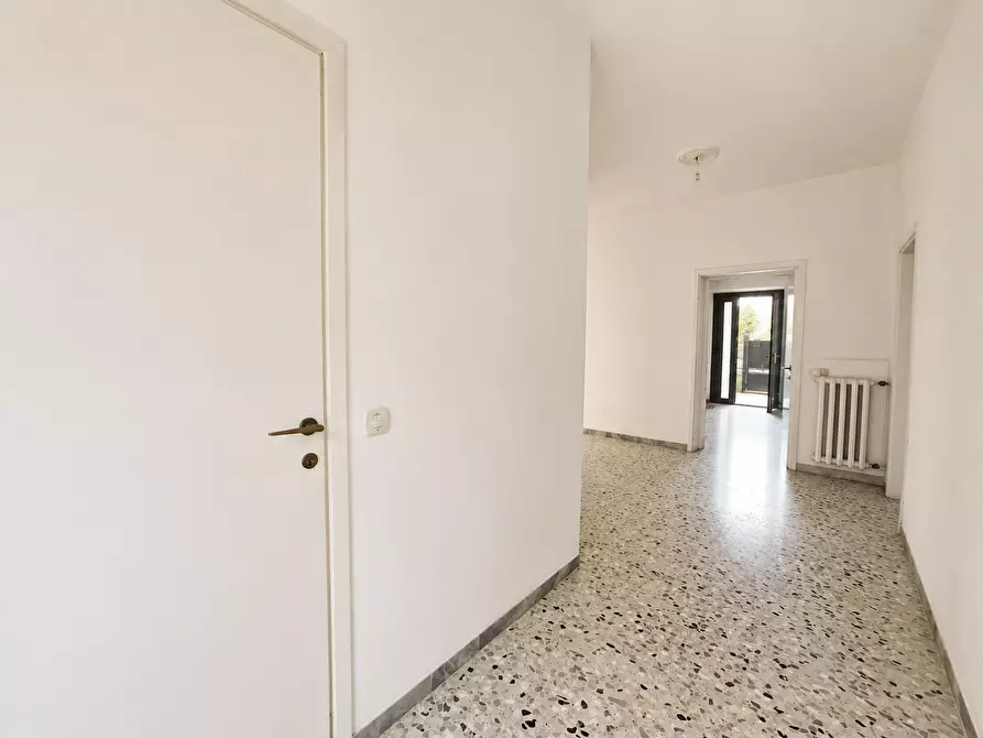 Immagine 56 di Casa indipendente in vendita  a Carrara
