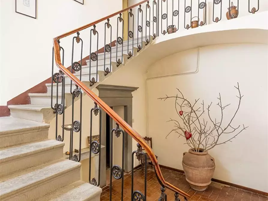 Immagine 18 di Casa colonica in vendita  a Castellina In Chianti
