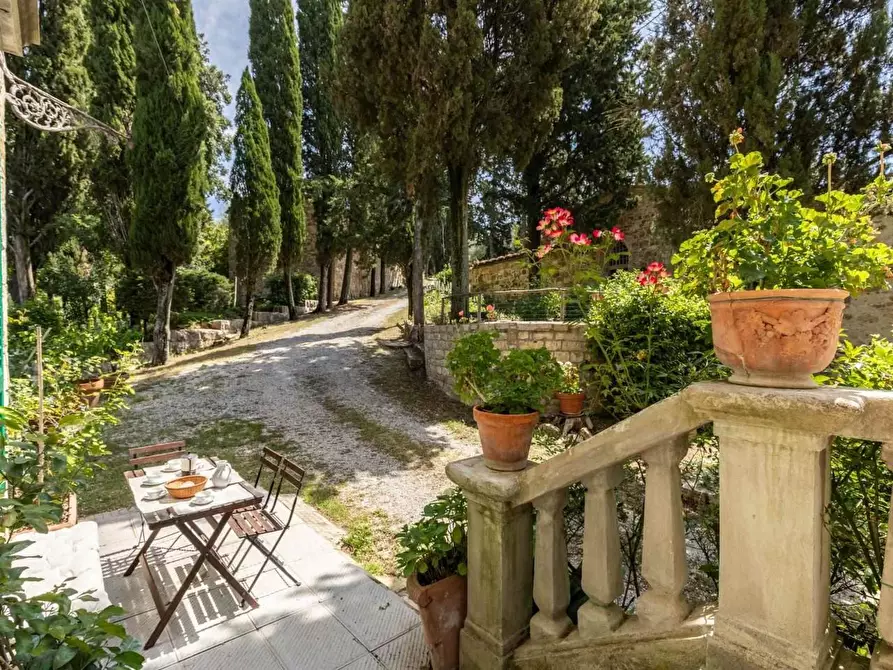 Immagine 4 di Casa colonica in vendita  a Castellina In Chianti