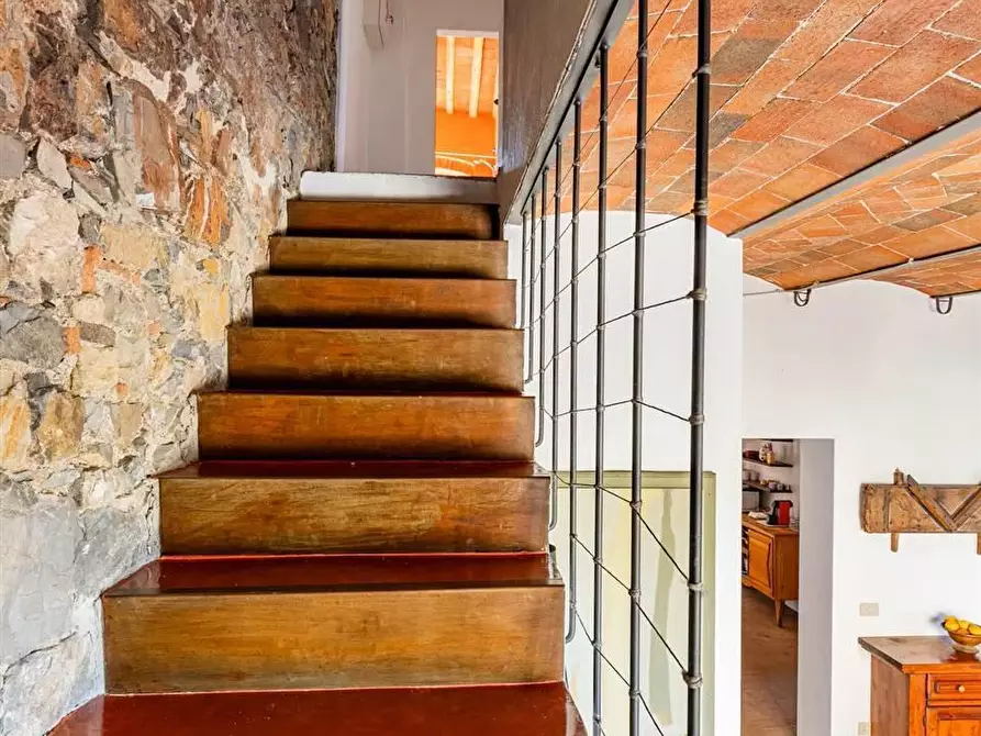 Immagine 27 di Casa colonica in vendita  a Castellina In Chianti