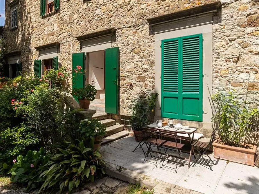 Immagine 5 di Casa colonica in vendita  a Castellina In Chianti