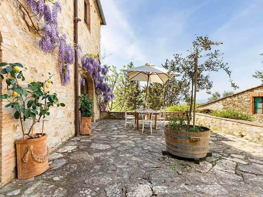 Immagine 41 di Casa colonica in vendita  a Castellina In Chianti
