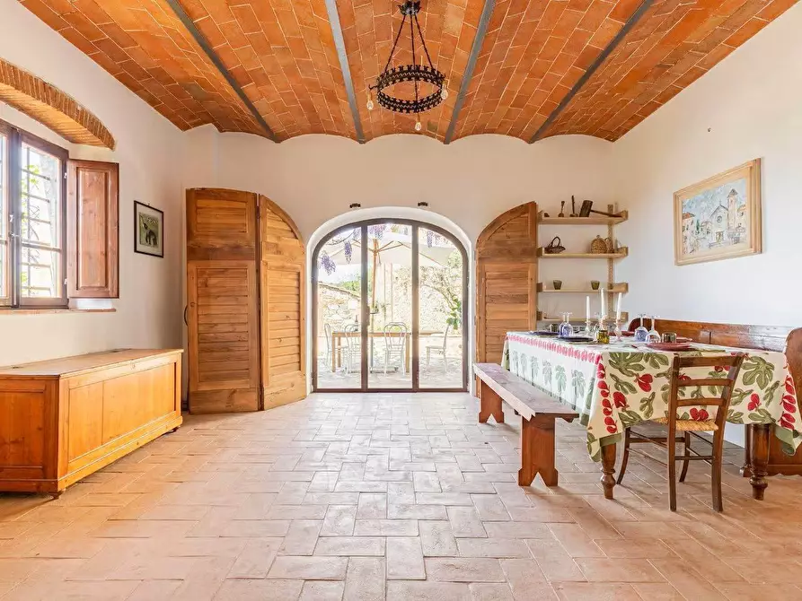 Immagine 28 di Casa colonica in vendita  a Castellina In Chianti