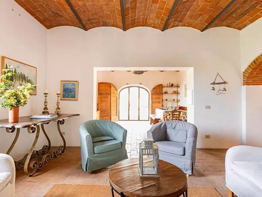 Immagine 39 di Casa colonica in vendita  a Castellina In Chianti