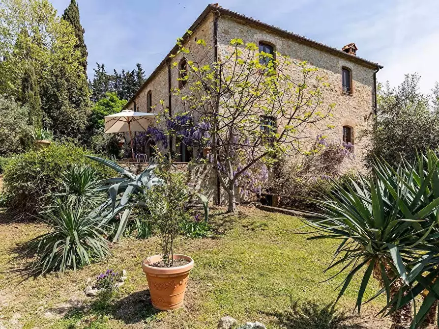 Immagine 43 di Casa colonica in vendita  a Castellina In Chianti