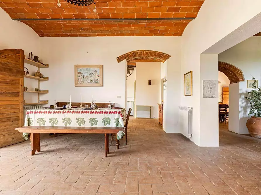 Immagine 29 di Casa colonica in vendita  a Castellina In Chianti