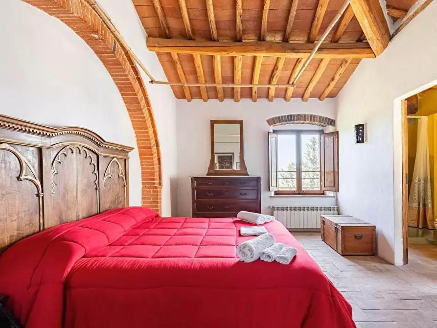 Immagine 26 di Casa colonica in vendita  a Castellina In Chianti