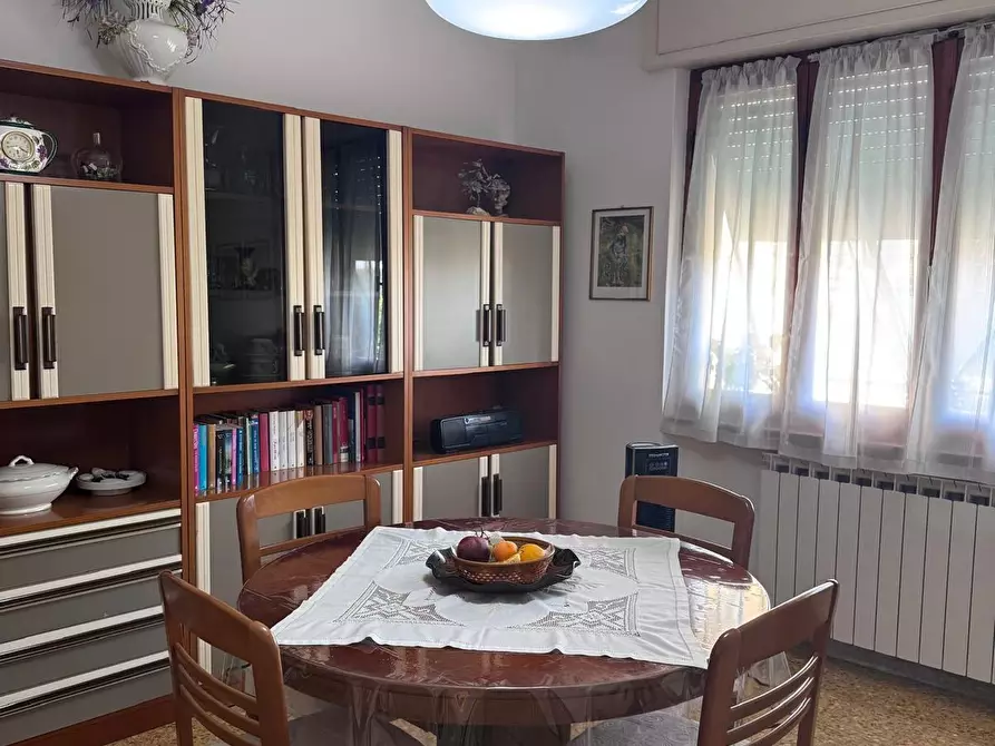 Immagine 1 di Appartamento in vendita  a Massa