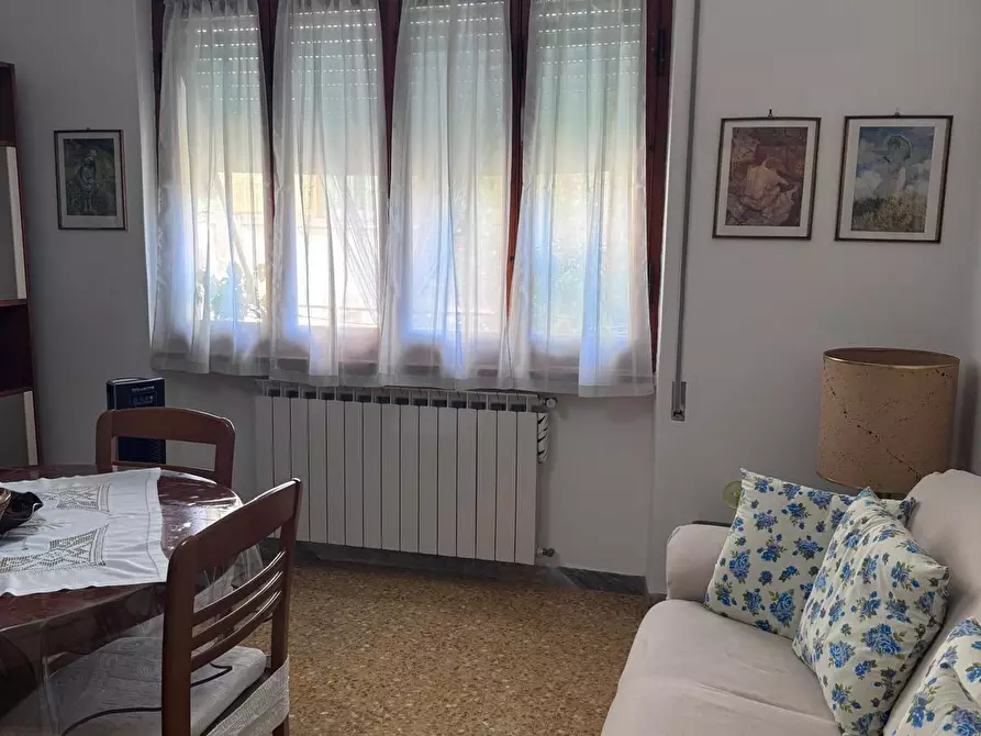 Immagine 2 di Appartamento in vendita  a Massa