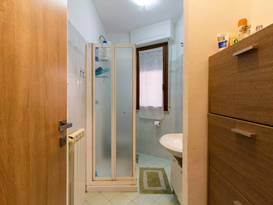 Immagine 10 di Appartamento in vendita  a Cascina