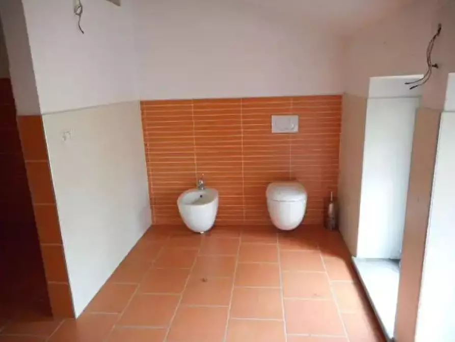 Immagine 15 di Casa indipendente in vendita  a Cavour