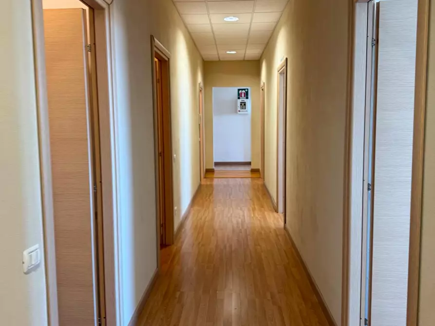 Immagine 1 di Ufficio in affitto  a San Giuliano Terme