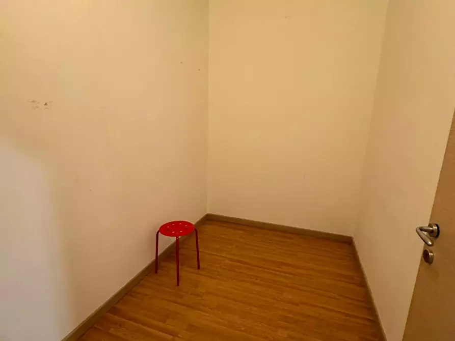Immagine 8 di Ufficio in affitto  a San Giuliano Terme