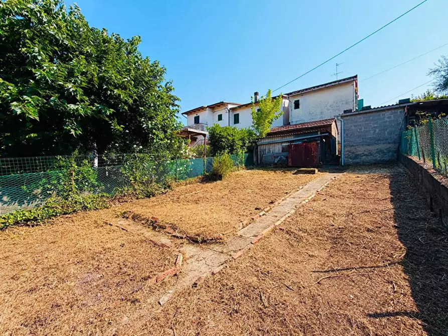 Immagine 27 di Villetta a schiera in vendita  a Montopoli In Val D'arno