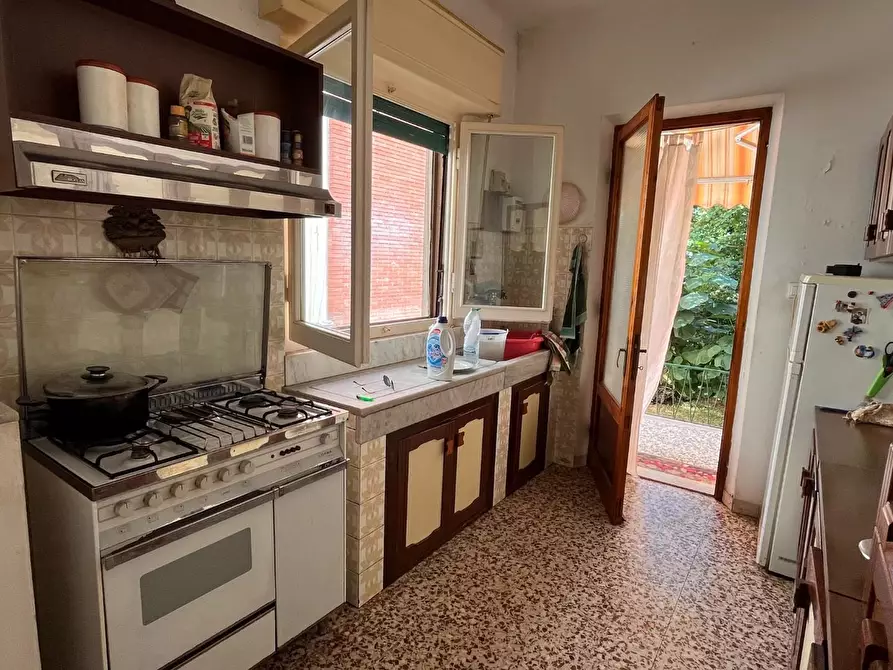 Immagine 8 di Casa indipendente in vendita  a Seravezza