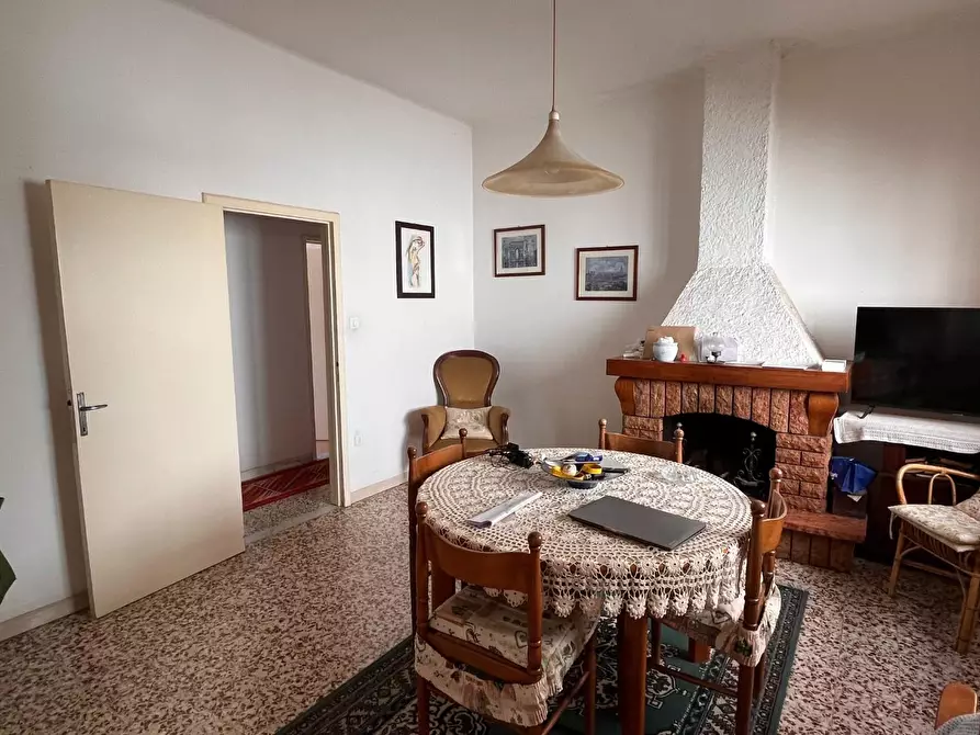 Immagine 9 di Casa indipendente in vendita  a Seravezza