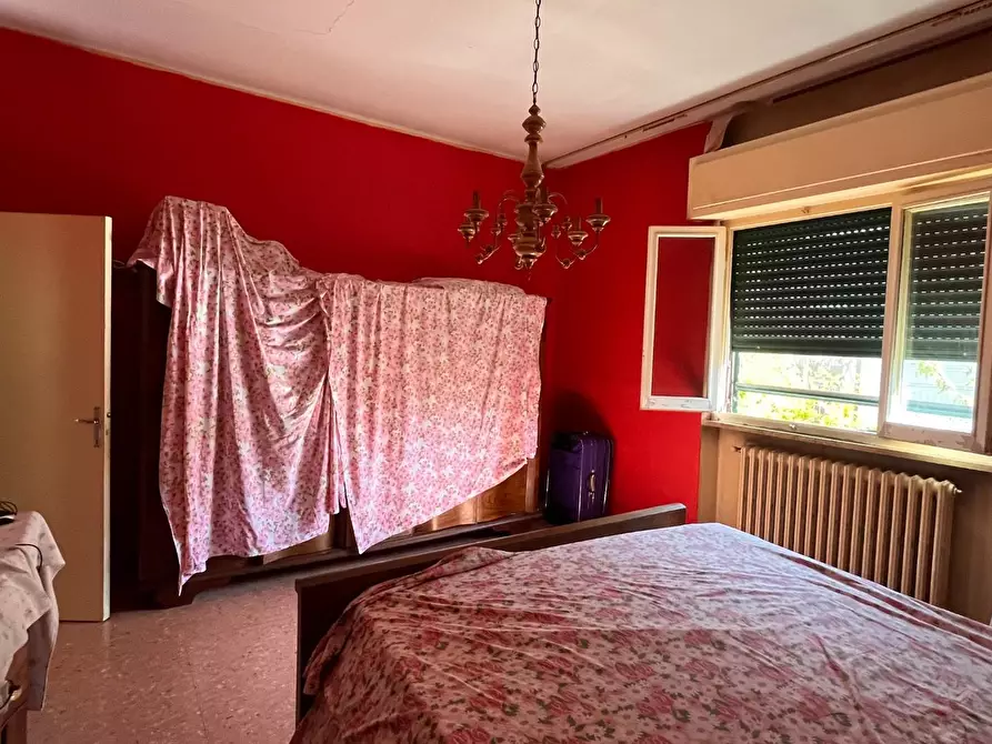 Immagine 16 di Casa indipendente in vendita  a Seravezza
