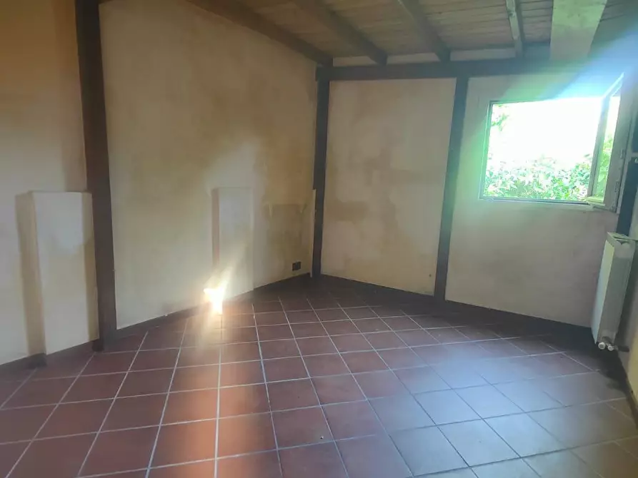 Immagine 4 di Casa trifamiliare in vendita  a Massa