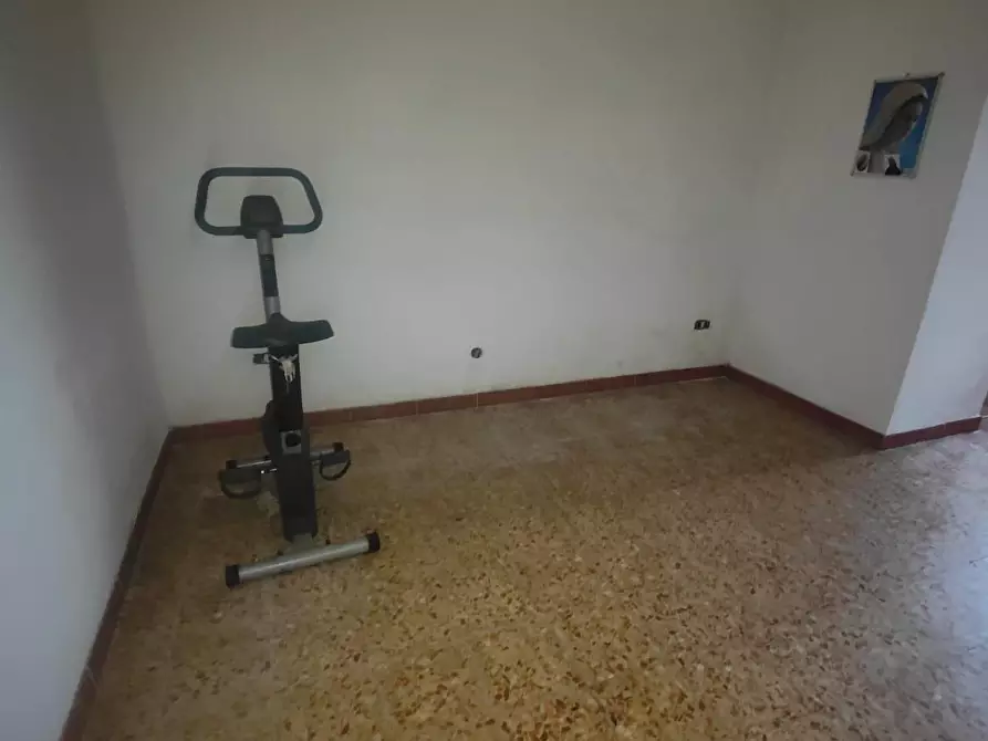 Immagine 6 di Casa trifamiliare in vendita  a Massa