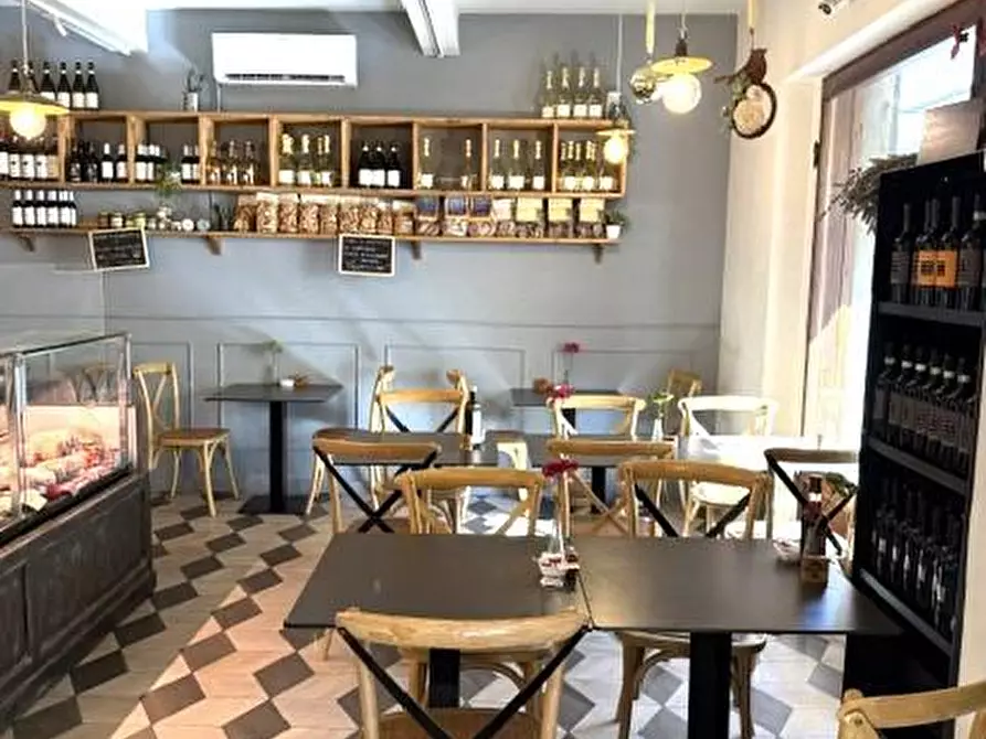 Immagine 4 di Alimentari in vendita  a Castellina In Chianti