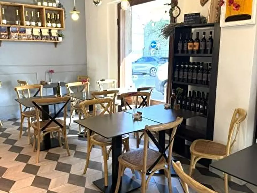 Immagine 5 di Alimentari in vendita  a Castellina In Chianti