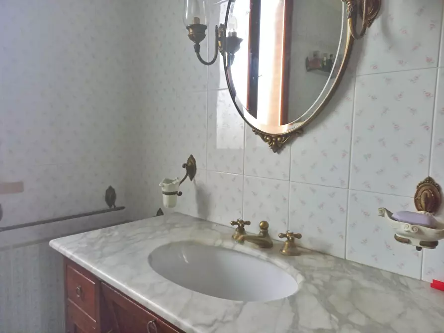 Immagine 38 di Villa in vendita  a Montaione